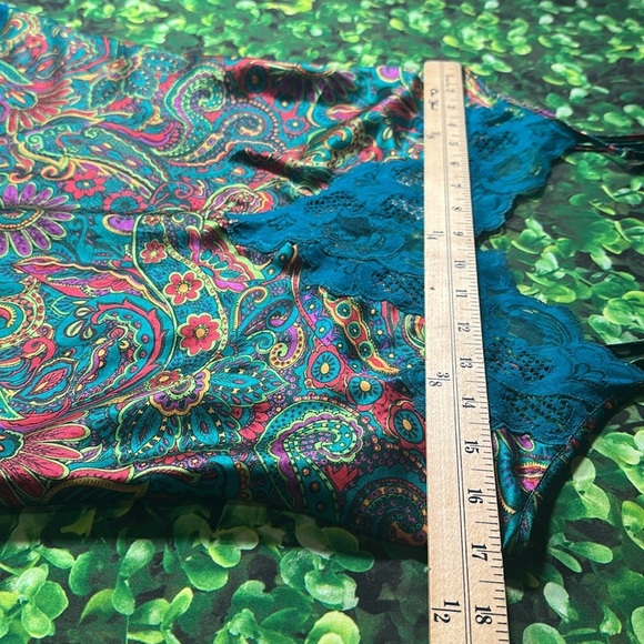Vintage 80’s Victoria’s Secret Gold Label Colorful Paisley Satin Slip size Small - Picture 10 of 16
